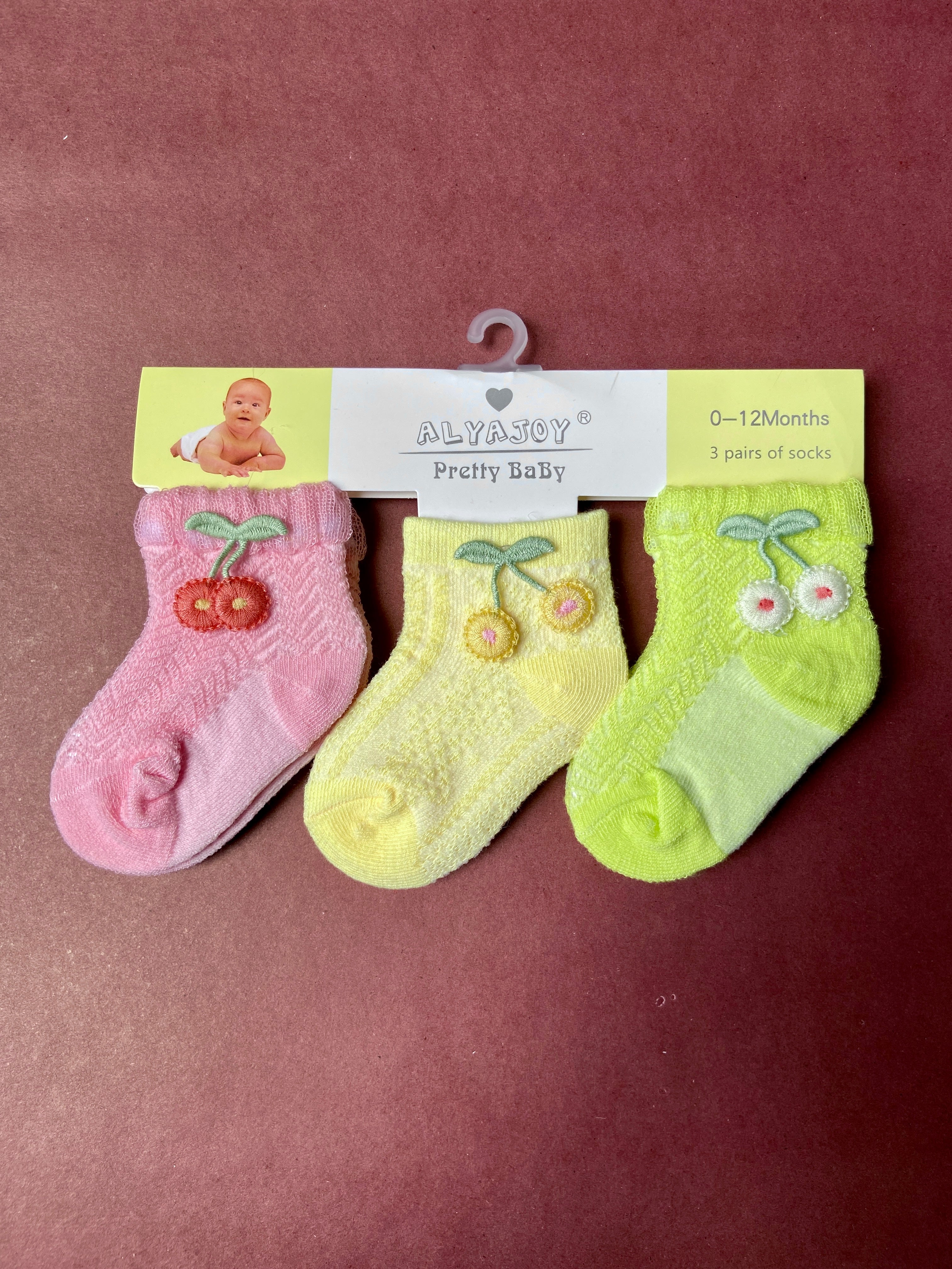 SH527-pack of 3 Winter Baby Socks - 0-12M